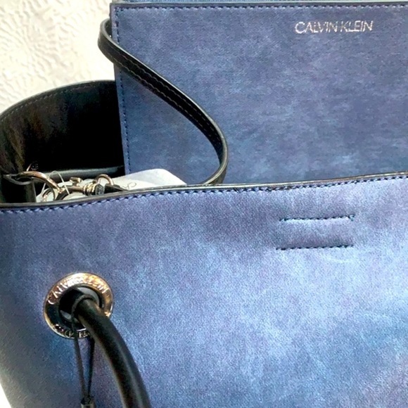 💙💙NWT Calvin Klein Gabrianna Tote💙💙 - Picture 8 of 12